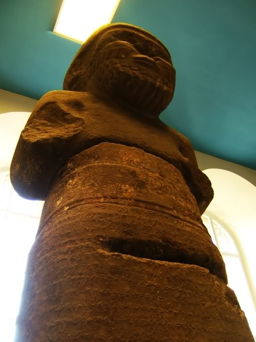 pergamon_colossal_weather_god_hadad